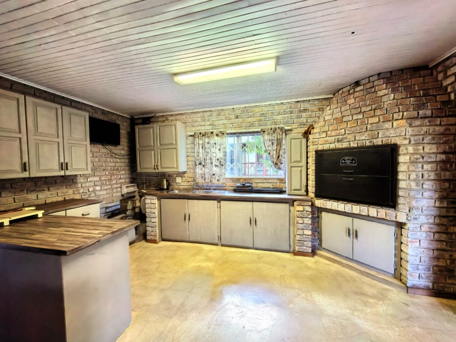 5 Bedroom Property for Sale in Vaalpark Free State